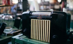 Bakerlite Valve Radio